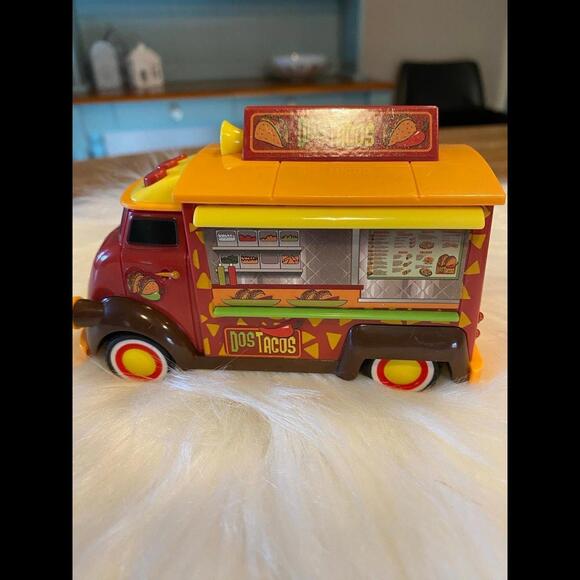 Interactive Mini Vehicle Food Trucks!!New!! Dolls not included - Picture 6 of 9